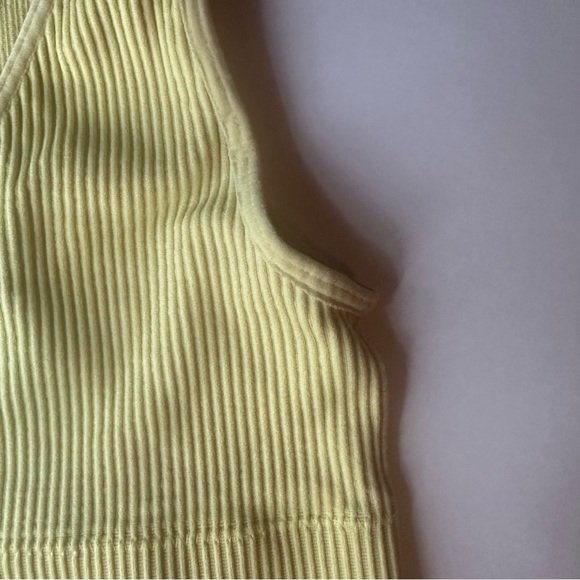 Forever 21 Light Yellow Ribbed Crop Tank Top Size Small - Picture 4 of 13